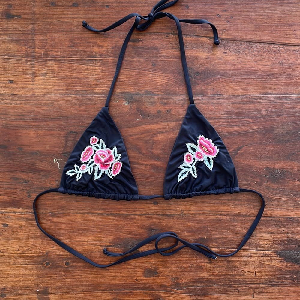 Frankie’s black flower bikini top